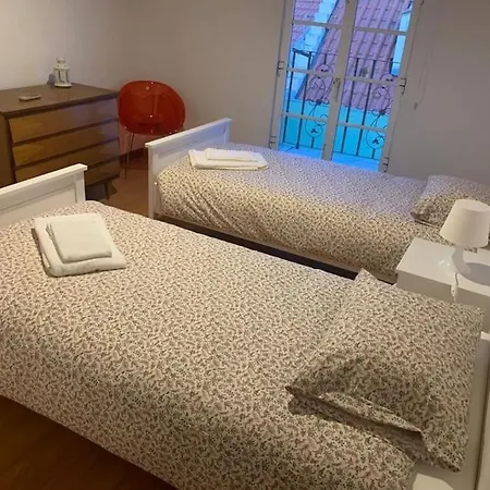 Charming Near Campo Martires Da Patria Appartamento Lisbona